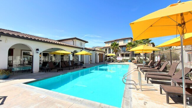 Building Photo - Luxury Builder Model Home - Resort Style Amenities In A Gated Community