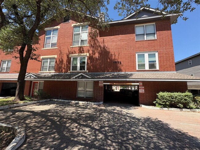 Building Photo - 2804 Rio Grande St