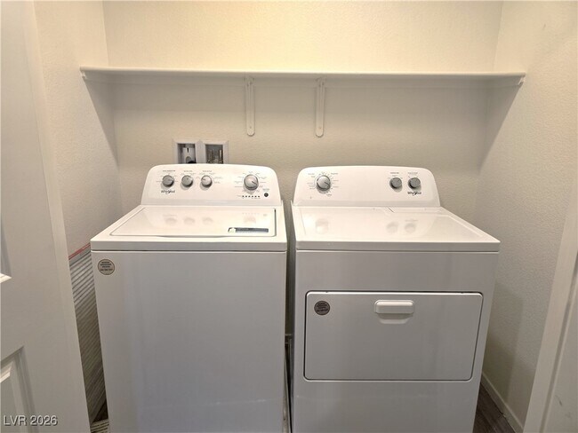 Building Photo - 487 Waterfall Cv Ct