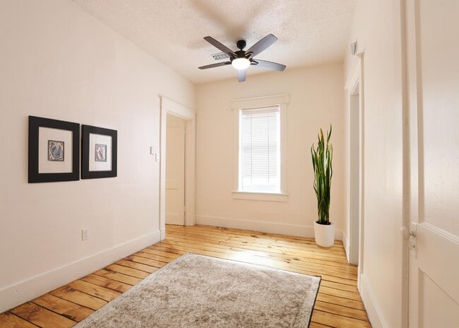 Building Photo - 1529 Madison Ave