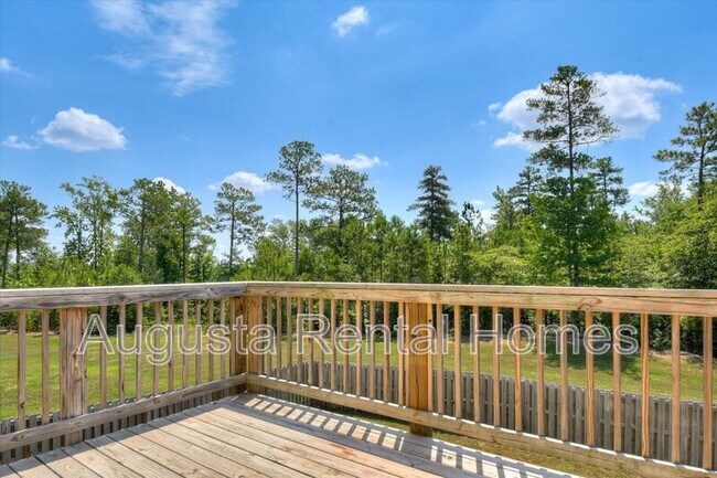 Building Photo - 560 Post Oak Ln