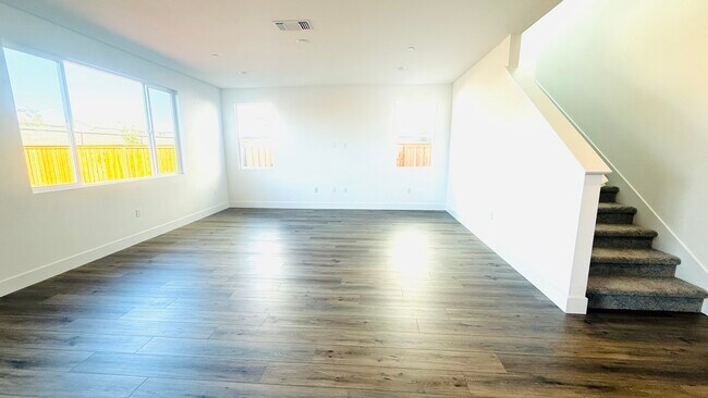 Building Photo - 2850 Talkeetna St