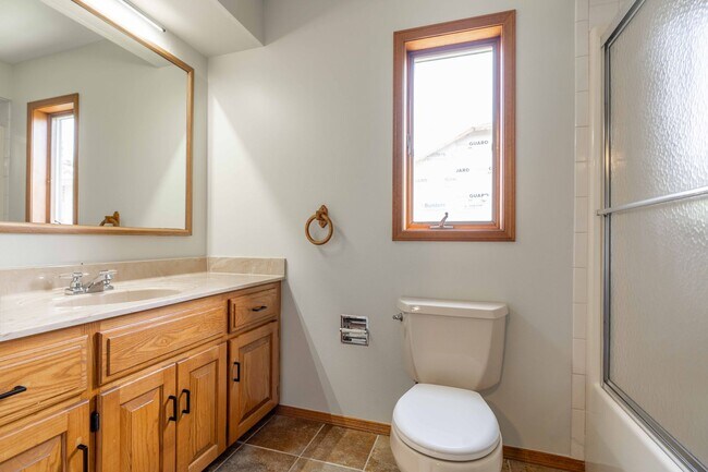 Building Photo - Charming 3-bedroom 2 bath Home in Bella Vi...