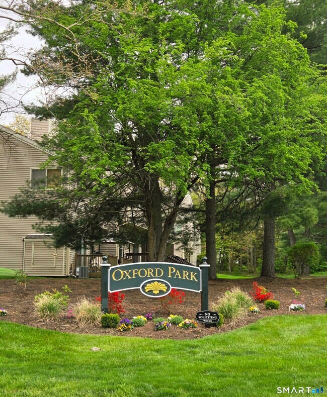 Building Photo - 5 Cherokee Ct