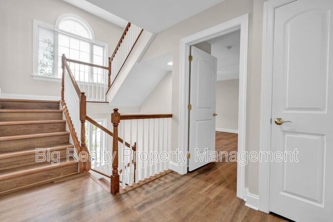 Building Photo - 364 Prospect Ave