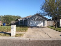Building Photo - 4720 Sandpiper Ave