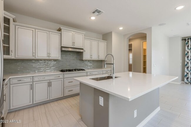 Building Photo - 15292 W Linden St