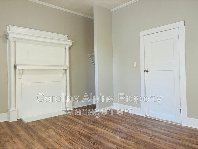 Building Photo - 402 Wilson St