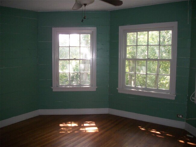 Building Photo - 2041 Norfolk St
