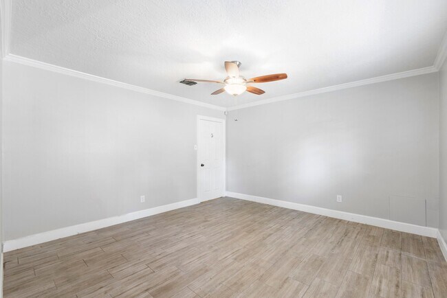 Building Photo - 3010 Westerland Dr