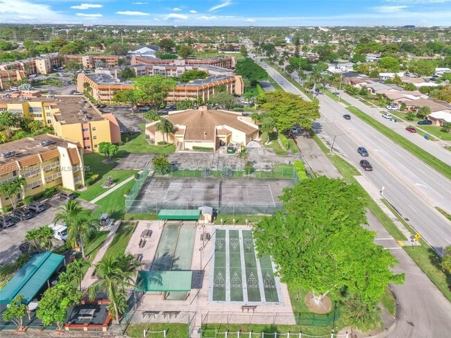 Building Photo - 6550 Royal Palm Blvd