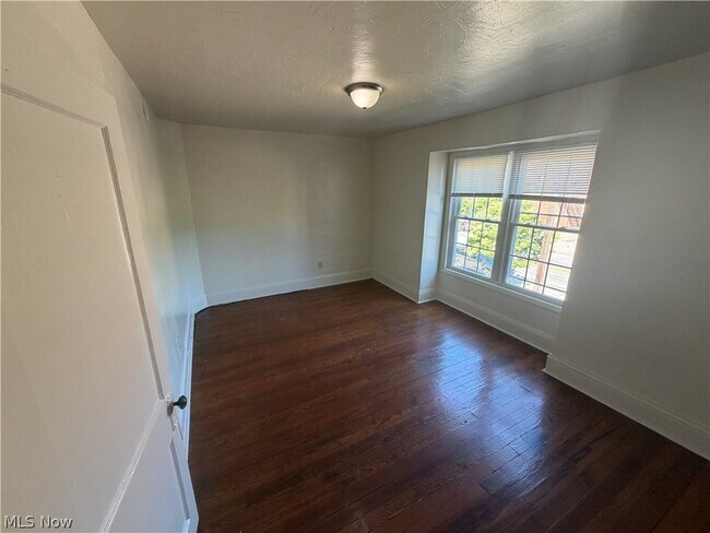 Building Photo - 15416 Waterloo Rd