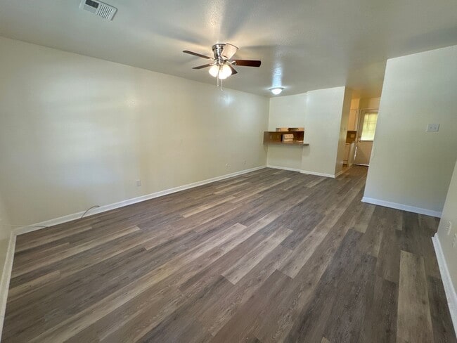 Building Photo - Cypress Creek