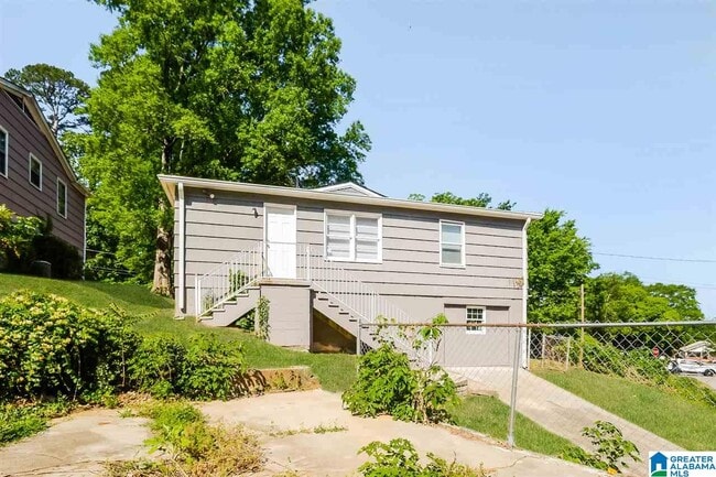 Building Photo - 8341 Vassar Ave