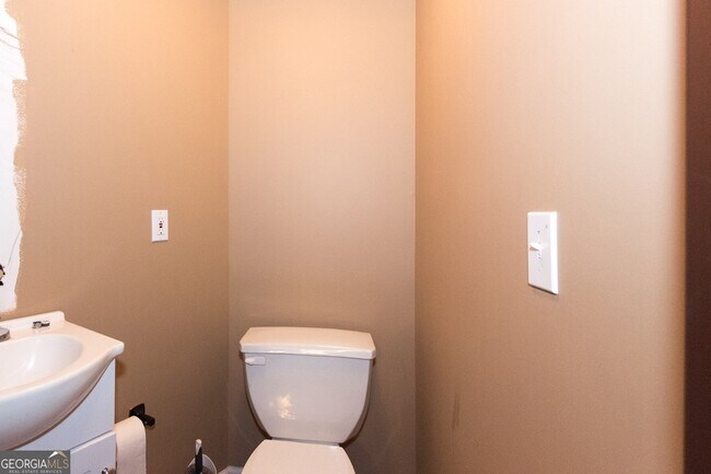 Building Photo - 5166 Wheeler Dr