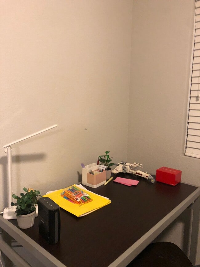 Building Photo - 33 S Hill Ave