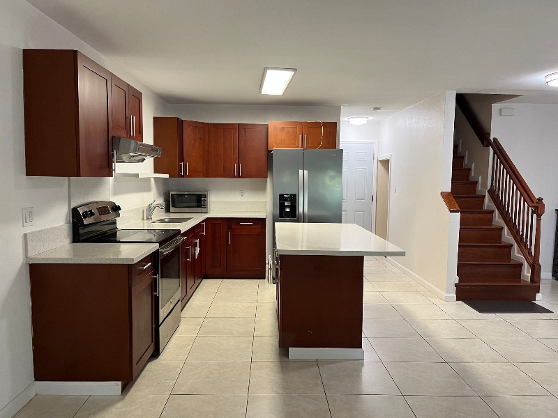 Building Photo - 4580 Kilauea Ave