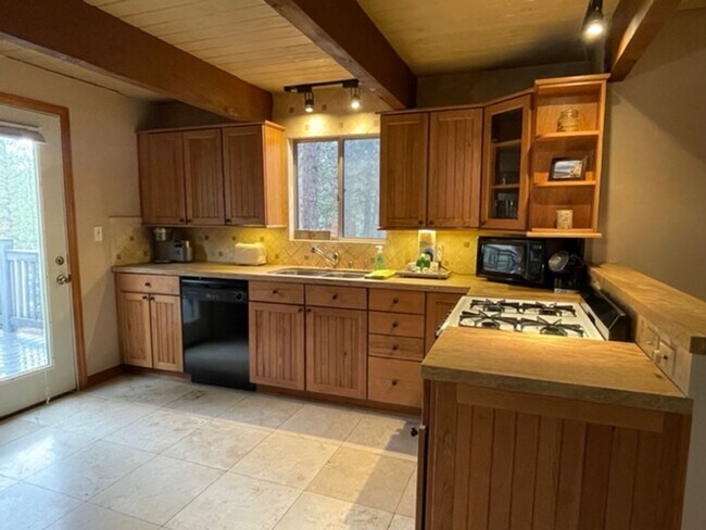 Building Photo - 42447 Balboa Ln