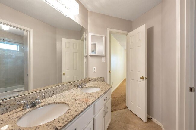 Building Photo - 3319 Viking Landing Ct