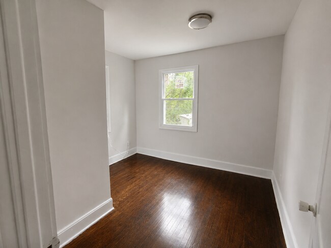 Building Photo - 3849 Lyons St