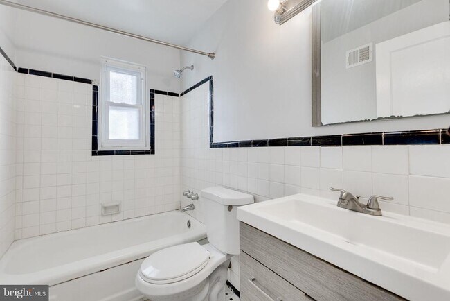 Building Photo - 508 Brandywine St SE