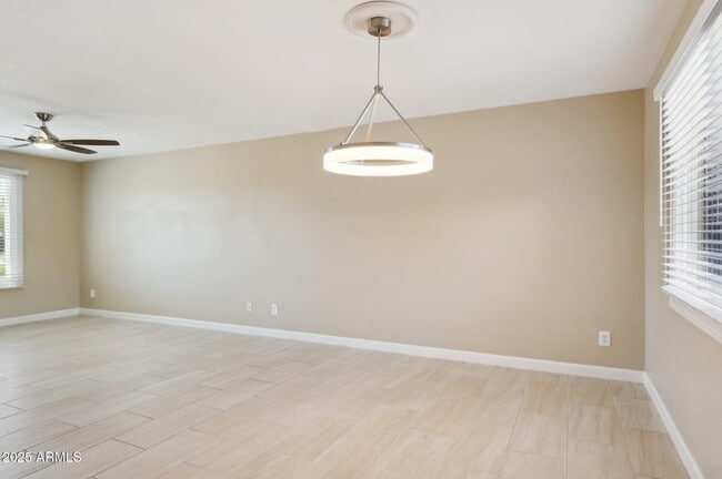 Building Photo - 8320 E Chaparral Rd