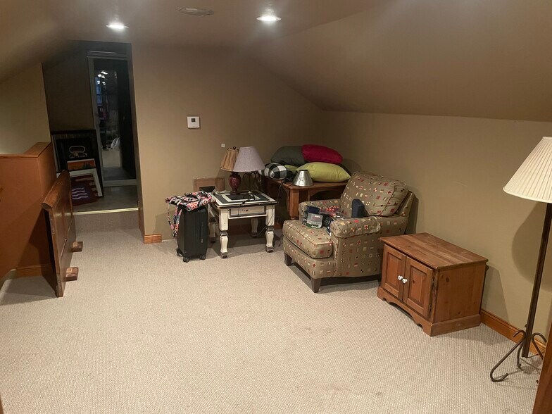 Building Photo - 304 N Rapids Rd