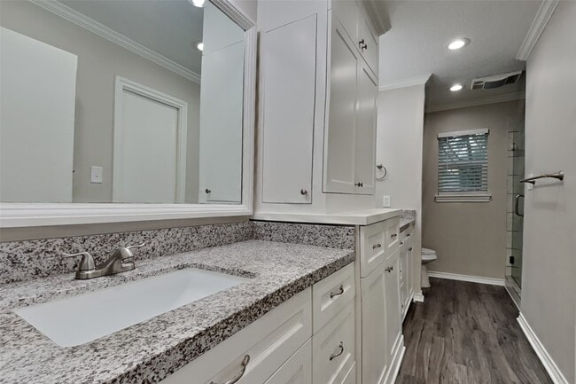 Building Photo - 5402 Woodville Ln