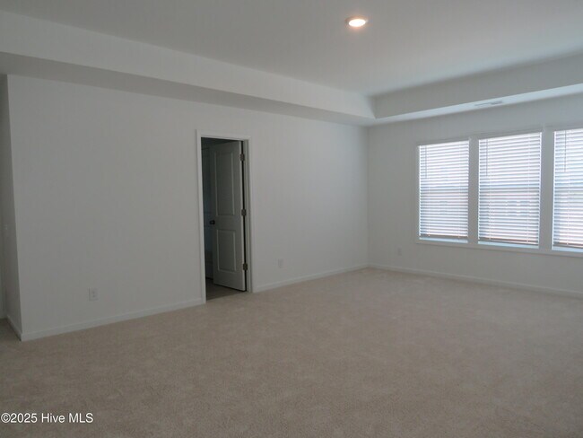 Building Photo - 370 Summer Wind Wy