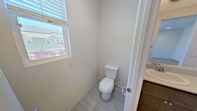 Building Photo - Large 2 Bedroom Townhome at The Village, L...