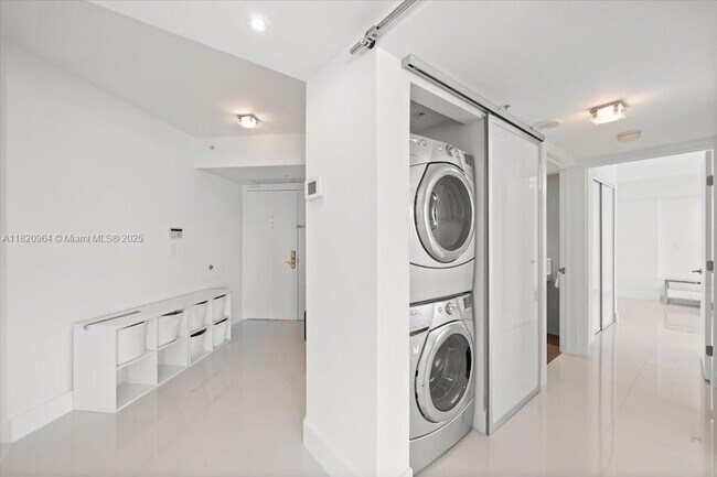 Building Photo - 6301 Collins Ave