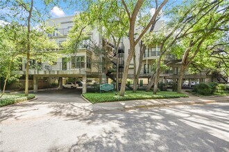 Building Photo - 3115 Tom Green St