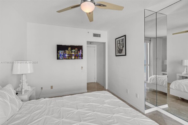 Building Photo - 1500 Ocean Dr