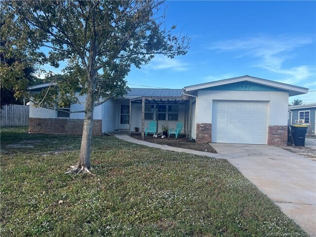 Building Photo - 1467 SE Andrews St