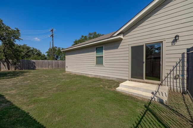 Building Photo - 429 Cinnamon Teal Ln