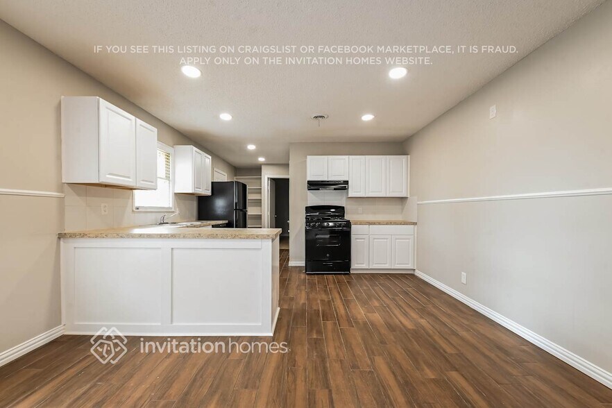 Building Photo - 1222 McDonald Dr
