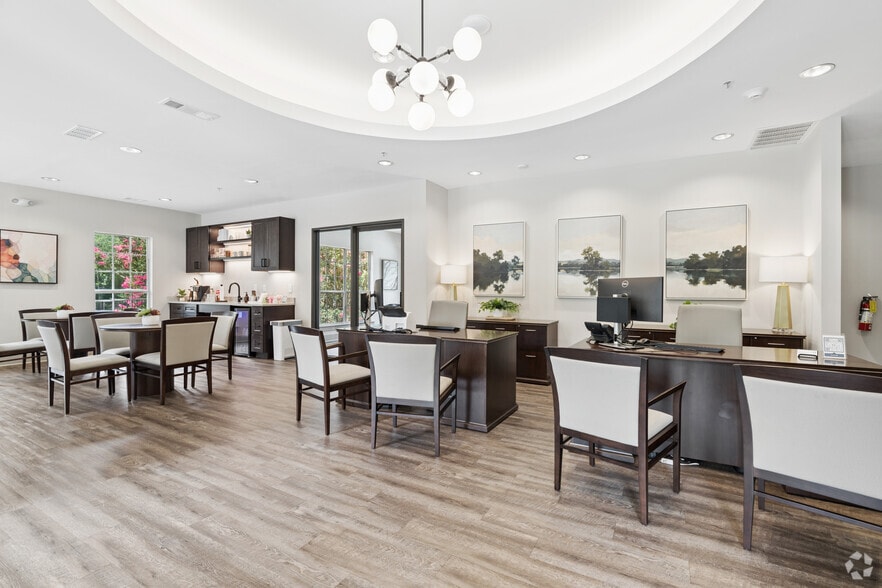 Leasing Office - Collingwood Apartments