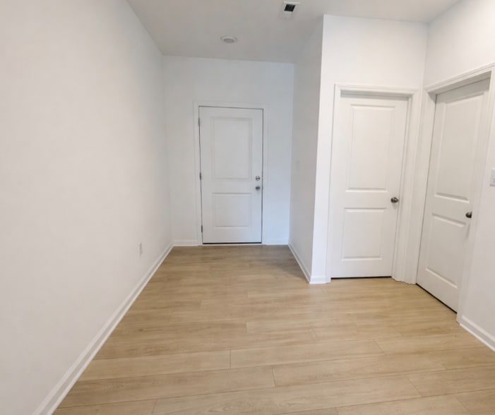 Building Photo - 4640 Topaz Pointe Blvd