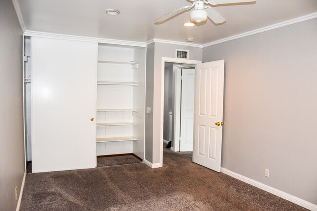 Building Photo - Large Home in North Orange