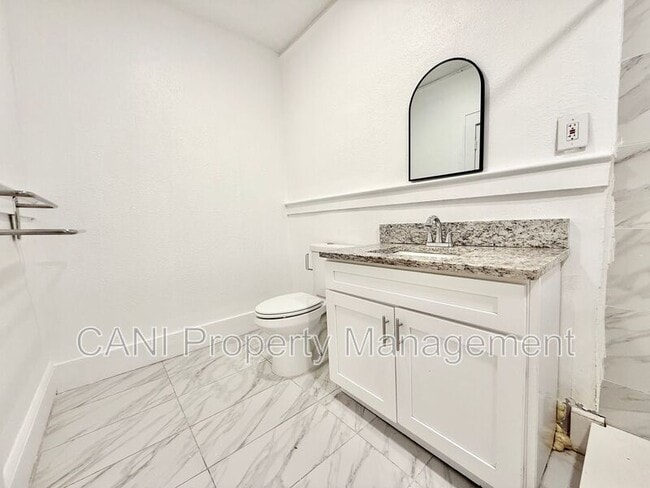 Building Photo - 507 N Ridgewood Ave