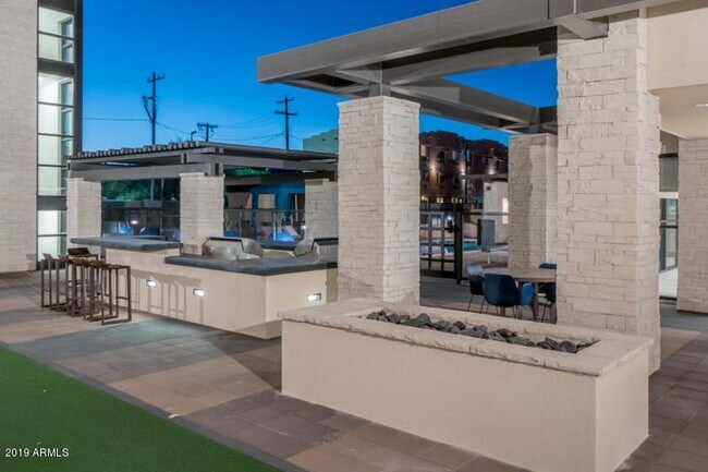 Building Photo - 7300 E Earll Dr
