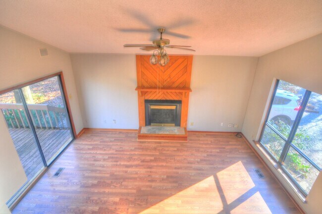 Building Photo - 1819 Ivey Rd