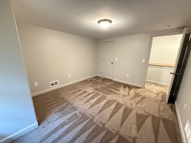 Building Photo - NEW REMODELED- 2 bedroom duplex