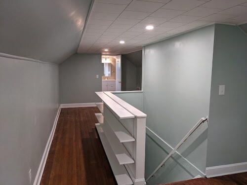 Building Photo - 1245 S Hawthorne Rd