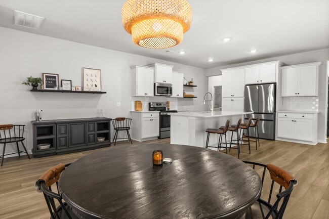 Building Photo - 119 Holloway Hl