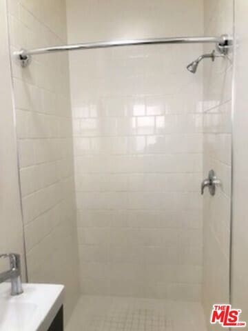 Building Photo - 814 S Hobart Blvd