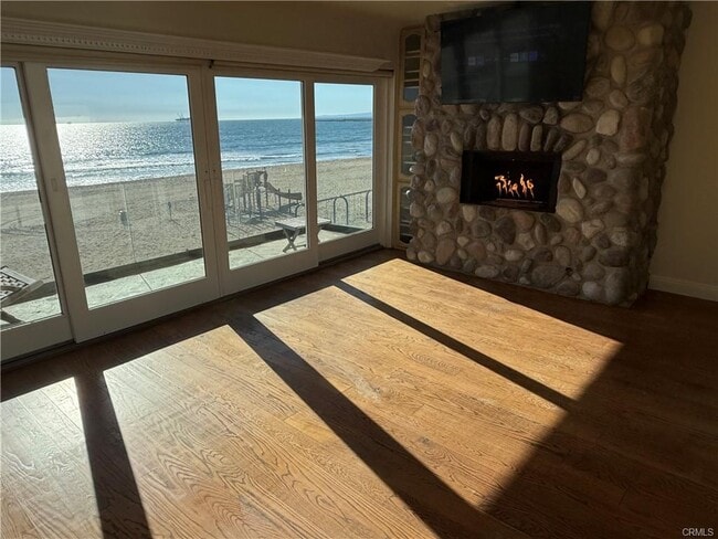 Building Photo - 87 Surfside Ave.
