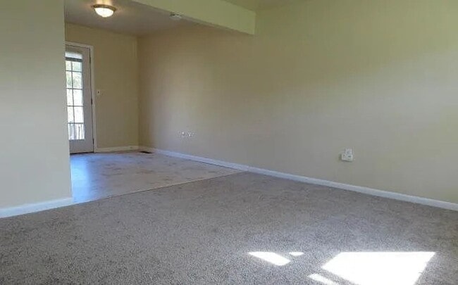 Building Photo - (MR) 847-853 Tydings