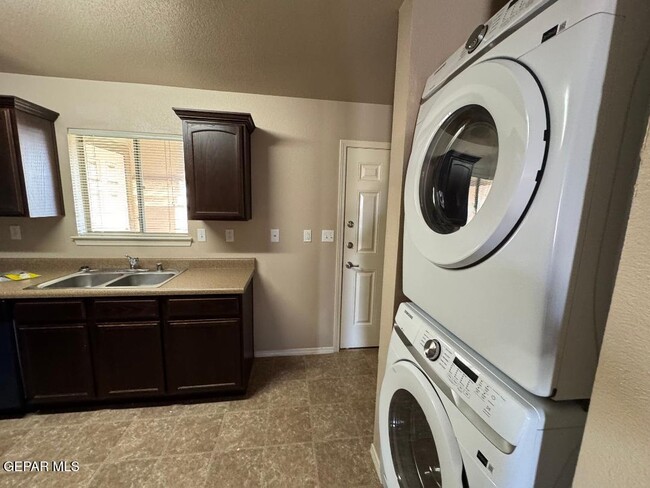 Building Photo - 14312 Gil Reyes Dr