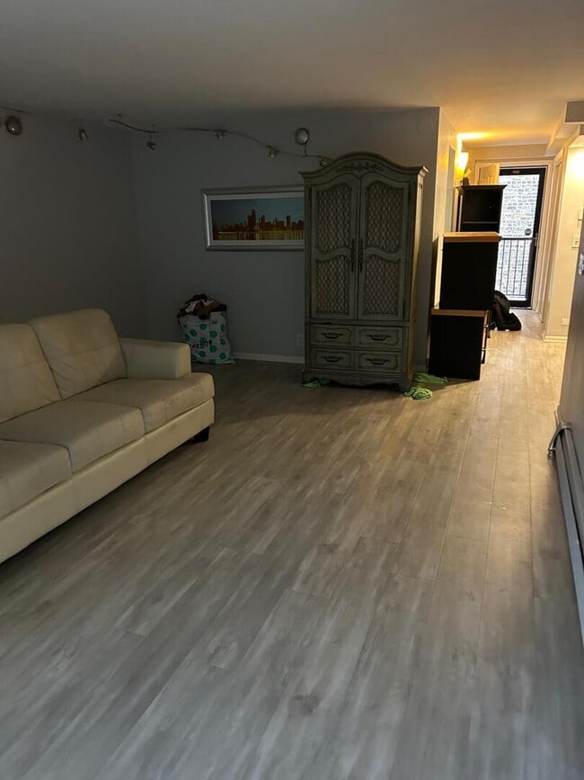 Building Photo - 4730 N Kenneth Ave